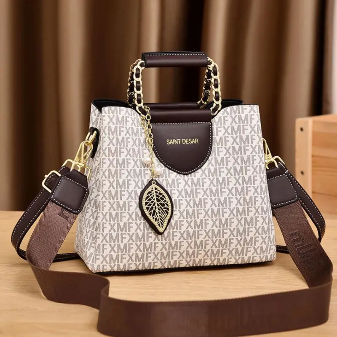 Sac à main femme motif marron avec bandoulière large et poignée chaîne