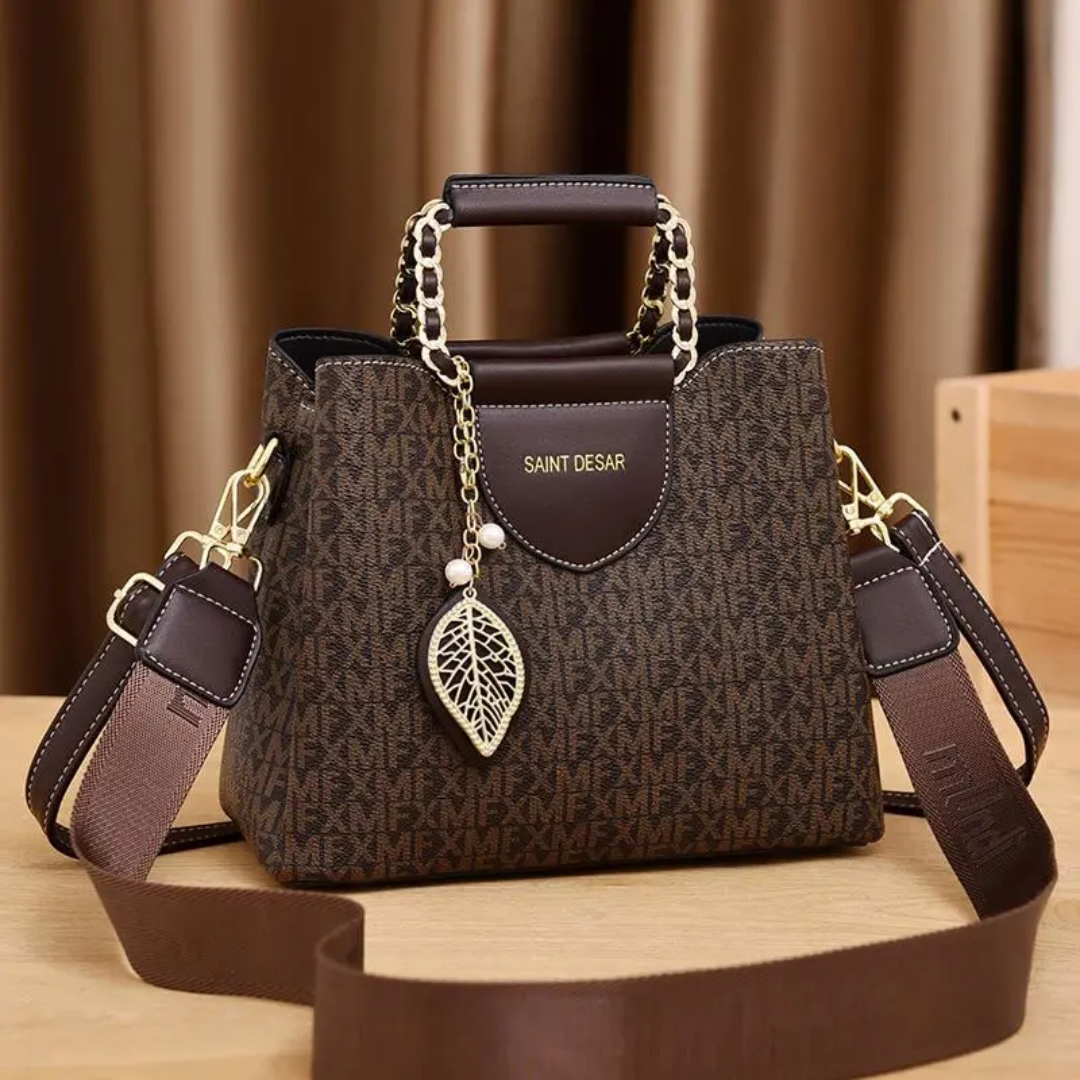 Sac à main femme motif marron avec bandoulière large et poignée chaîne