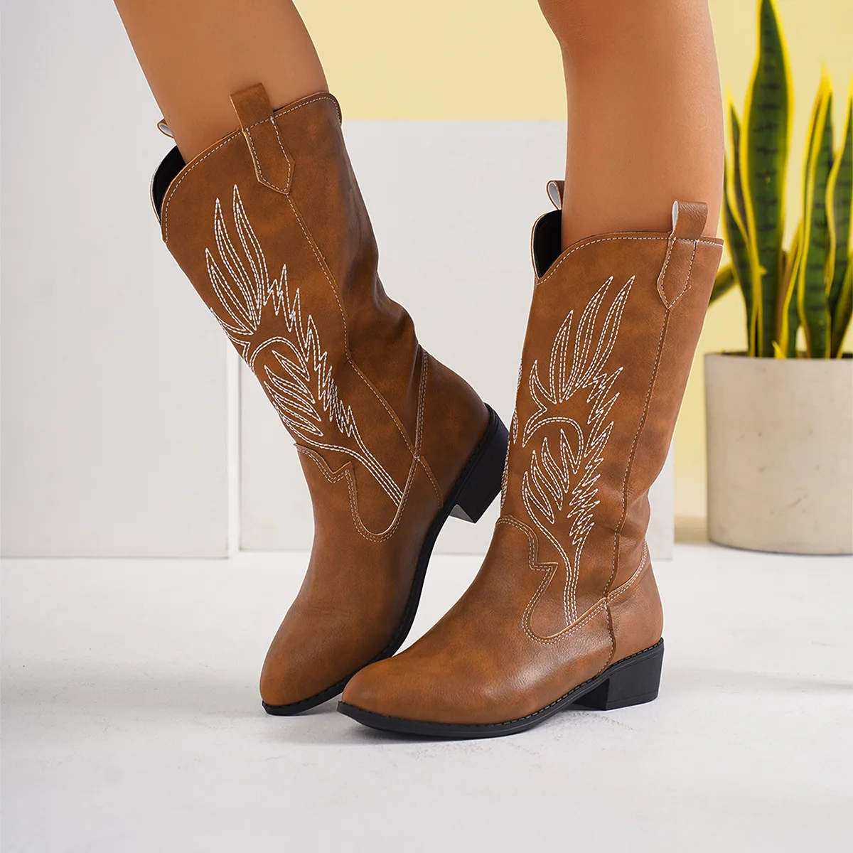 Bottes mi-mollet bout pointu style Western pour femme – Tendance & Confortables