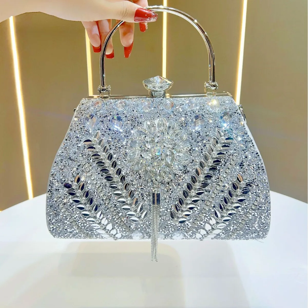 Sac de soirée luxueux en strass avec pompon – Pochette élégante pour mariage et fête
