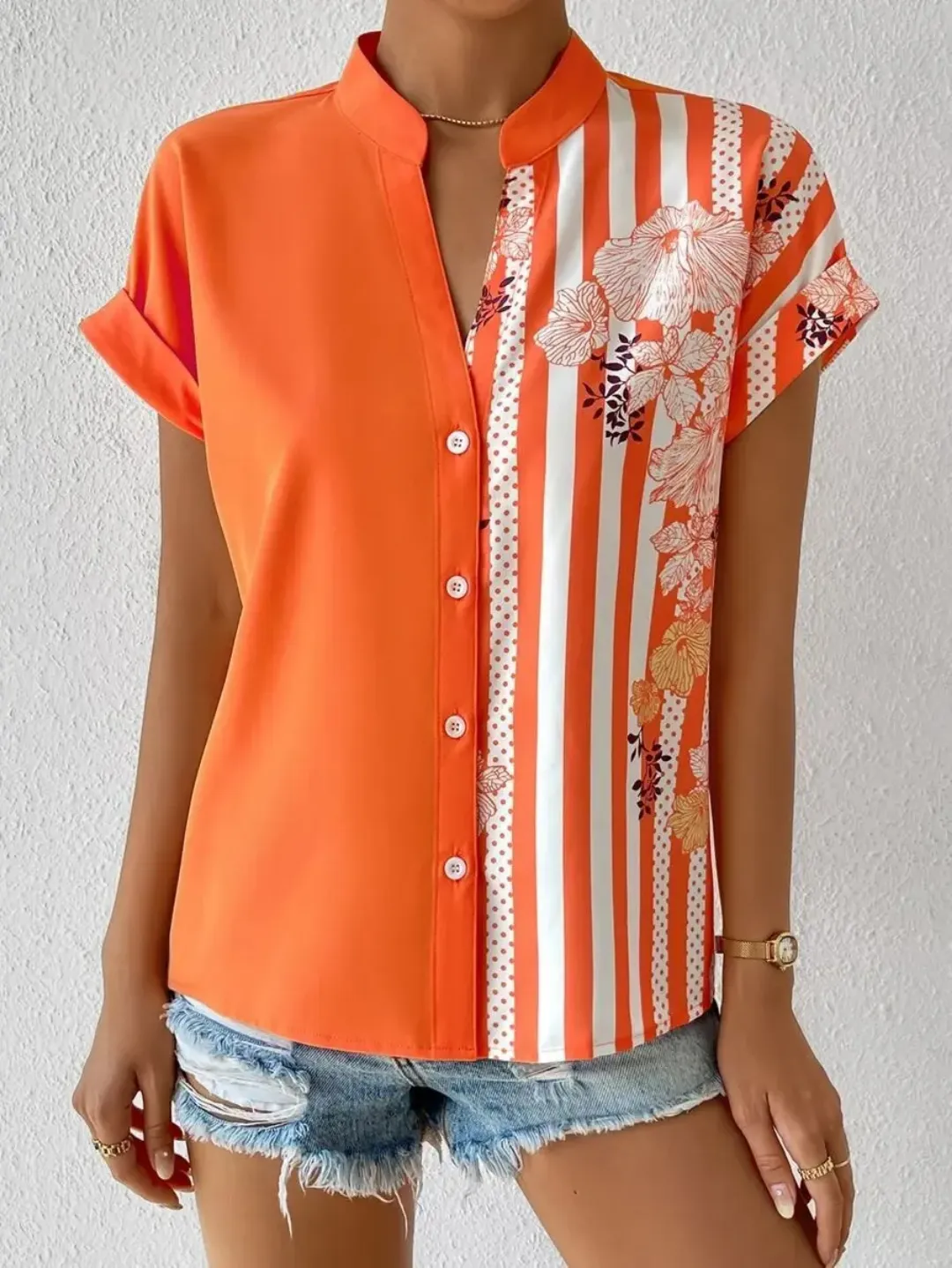 Chemise Femme Élégante Rouge à Motifs Rayures et Fleurs – Manches Courtes